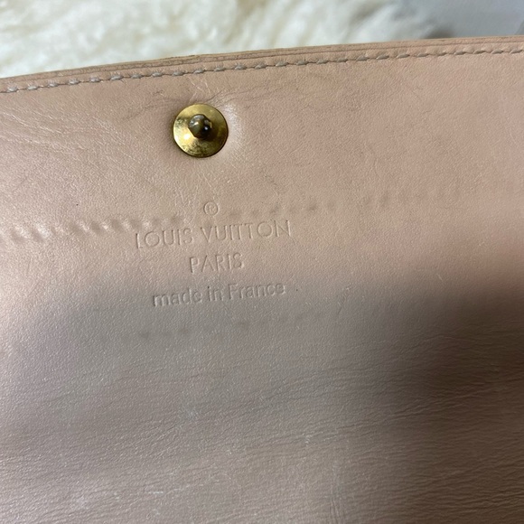 Vernis LV Sarah wallet authentic with signs of use. - Picture 9 of 17
